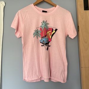 Baby pink MTV graphic T. Size M